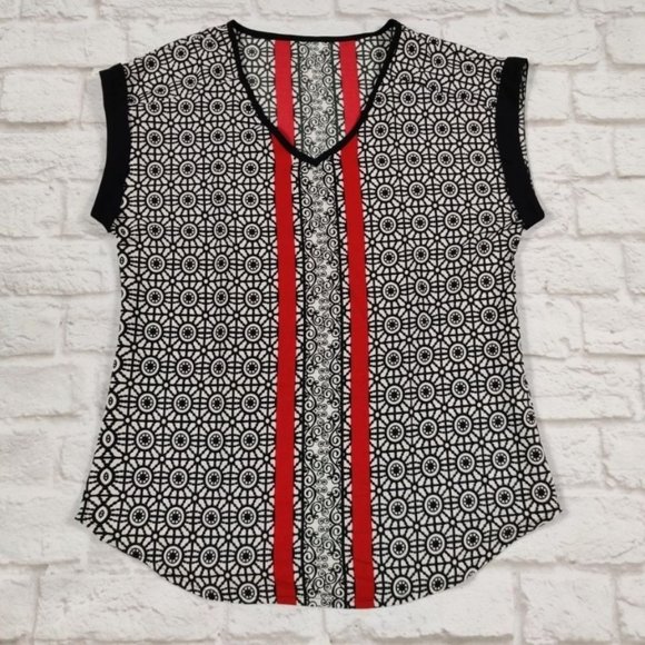 unbranded Tops - Womens blouse cap roll tab sleeve top black white red geometric scroll sz M